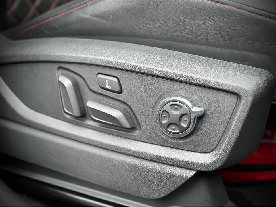 590746282_2935122820007245_1366568129774187196_n