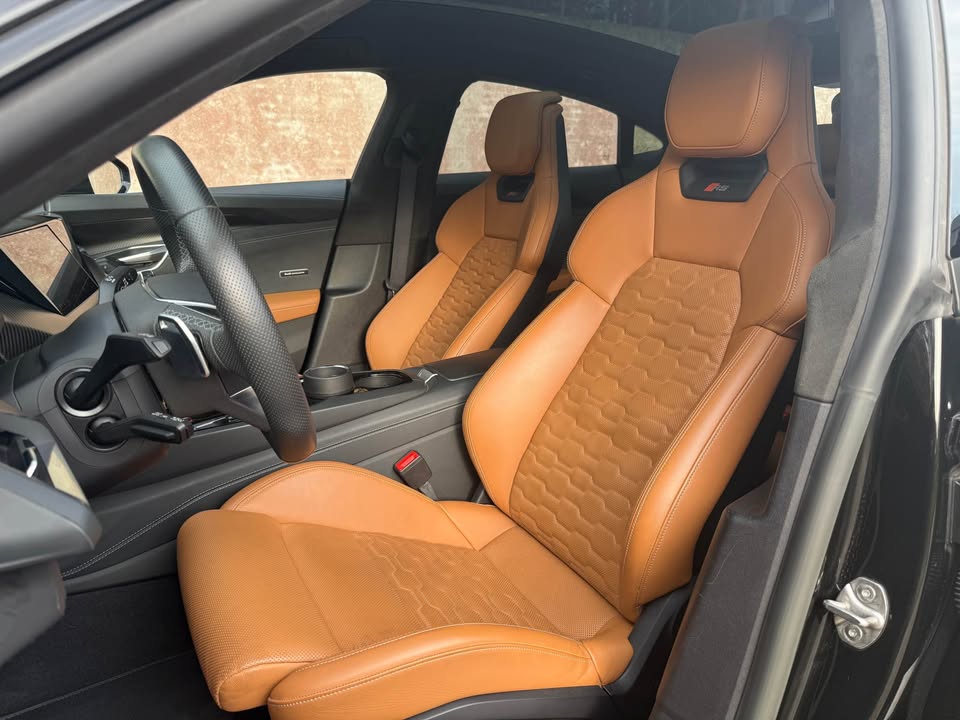 615490286_10239590732323763_4130947874852019543_n