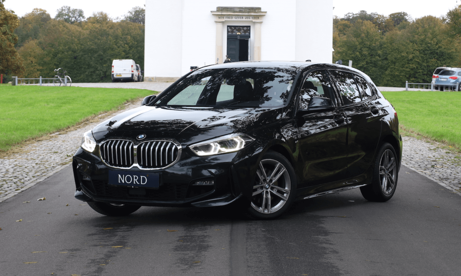BMW-118i-001