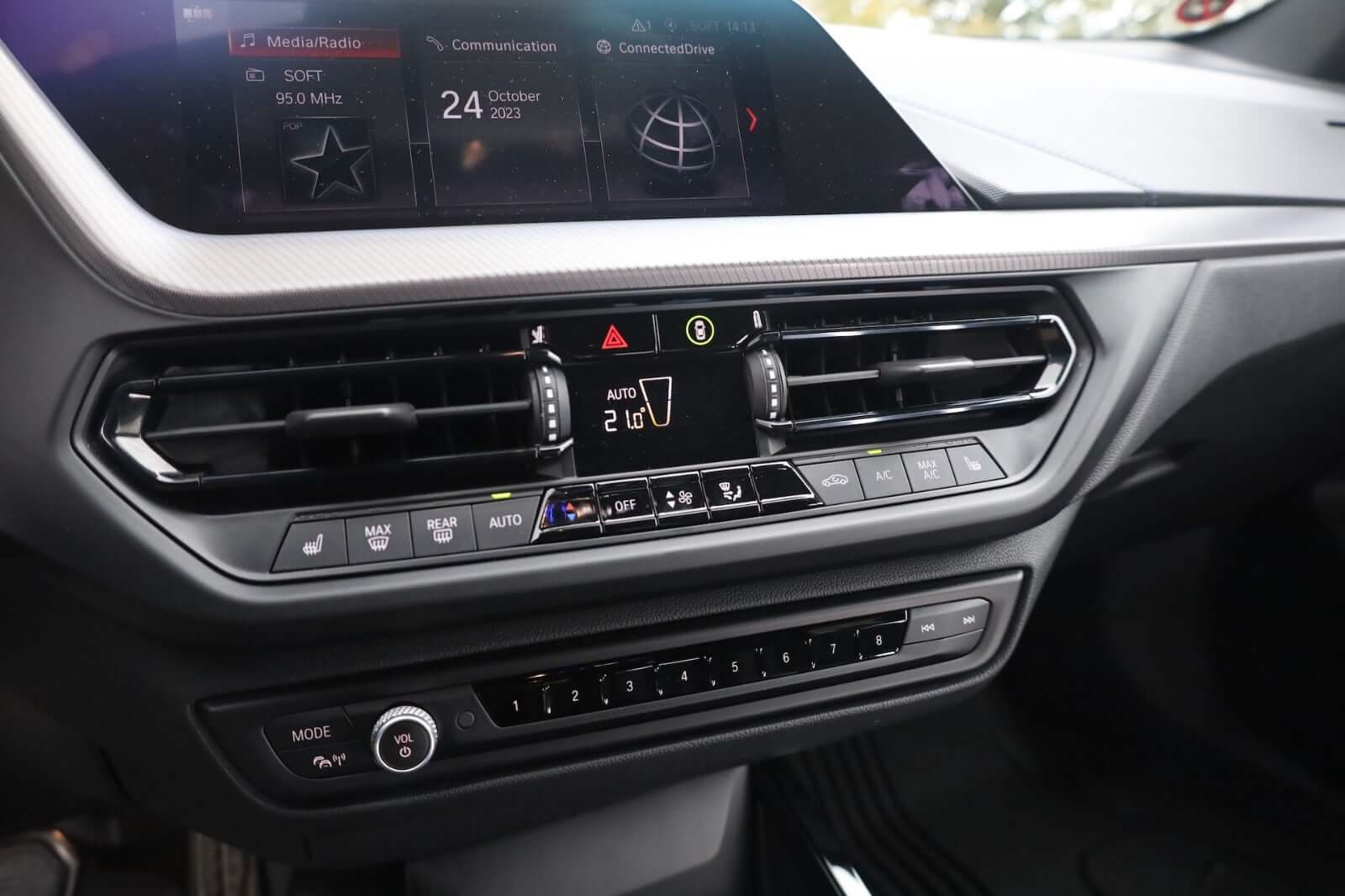 BMW-118i-014